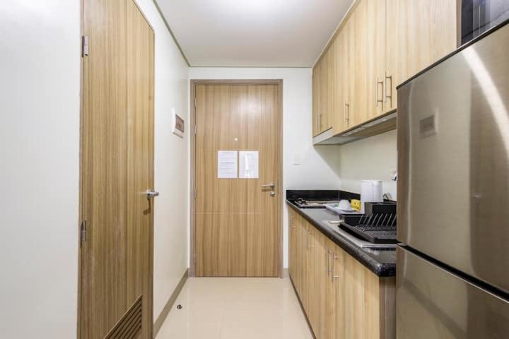 Shore 2 Residences 1Br Deluxe Room In Moa Complex Маніла Екстер'єр фото