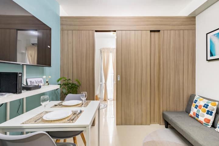 Shore 2 Residences 1Br Deluxe Room In Moa Complex Маніла Екстер'єр фото