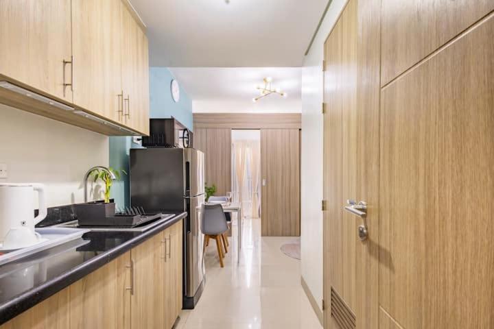 Shore 2 Residences 1Br Deluxe Room In Moa Complex Маніла Екстер'єр фото