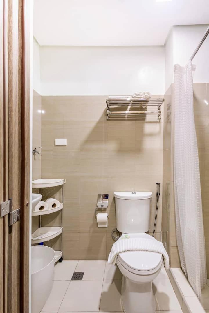 Shore 2 Residences 1Br Deluxe Room In Moa Complex Маніла Екстер'єр фото